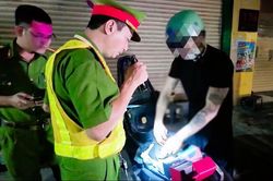 Xuyên đêm ngăn chặn 'quái xế', giữ bình yên đường phố