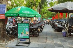 100% điểm trông giữ xe ở Hà Nội chuyển sang thu phí điện tử