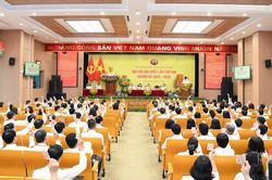 Quyết t&acirc;m thực hiện thắng lợi Nghị quyết Đại hội Đảng c&aacute;c cấp
