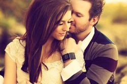 Chồng giận tới đâu, vợ làm 6 điều này thì cũng 'mềm như bún'