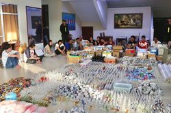 Bắt 'bà trùm' cầm đầu đường dây sản xuất 'đồ nghề' ma túy quy mô lớn: Hiện trường nơi thu giữ hơn 100.000 tang vật ra sao?