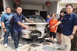 Phóng hỏa nhà và ô tô để đòi khoản nợ hơn 35 triệu đồng, nhóm cho vay nặng lãi tá hỏa khi biết đã... nhầm 'mục tiêu'