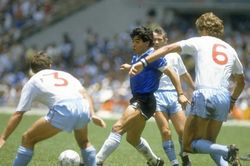 Tròn 40 năm Maradona tạo ra 'Bàn tay của Chúa'