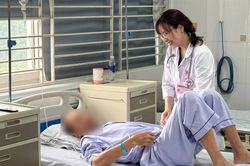 Ung thư di căn cả phổi lẫn xương, bất ngờ đón kỳ tích sau một tháng điều trị