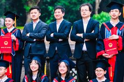 Lớp học 34/34 trò đỗ chuyên Toán, Tin, thầy chủ nhiệm bật khóc