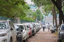Loạt b&agrave;i 'Giao th&ocirc;ng tĩnh H&agrave; Nội: Từ điểm nghẽn đến lời giải'