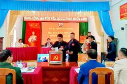 Người l&agrave;m B&iacute; thư chi bộ th&ocirc;n, tổ d&acirc;n phố sẽ kh&ocirc;ng được qu&aacute; 65 tuổi