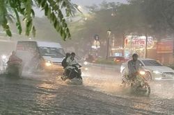 Chuyên gia: Siêu bão xuất hiện vào giữa tháng 6 là điều hiếm gặp