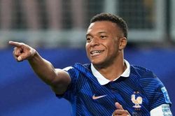 Mbappe lập cú đúp, Pháp tiễn đại diện châu Á về nước sớm