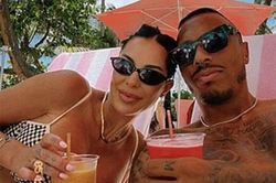 ĐT Curacao cho cầu thủ thoải mái ở cùng bạn gái và cái kết bất ngờ
