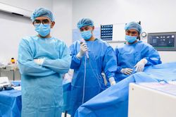 Người bệnh sỏi thận hưởng lợi từ kỹ thuật tán sỏi ít xâm lấn