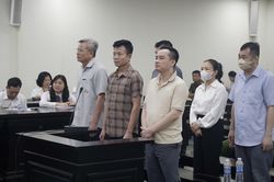 2 cựu giám đốc Xí nghiệp hầu tòa với cáo buộc tham ô tài sản