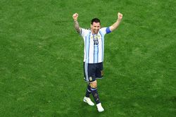 Argentina làm điều chưa từng thấy trong ngày Messi lập kỷ lục
