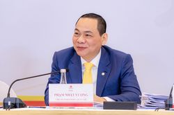Tỷ phú Phạm Nhật Vượng mua 4,9% vốn LPBank