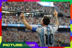 Khoảnh khắc World Cup: Messi trên đỉnh cao của các vị thần bóng đá