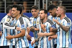 Messi lập cú đúp, Argentina sớm giành vé vào vòng knock-out World Cup 2026