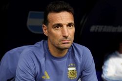 HLV Argentina: T&ocirc;i thực sự kh&ocirc;ng c&ograve;n từ ngữ n&agrave;o để n&oacute;i về Messi nữa