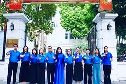 Đoàn thanh niên Bộ VHTTDL đồng diễn ca khúc chính thức của Đại hội đại biểu toàn quốc Đoàn TNCS Hồ Chí Minh lần thứ XIII