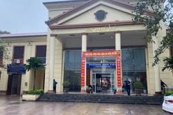 Tổ chức đo&agrave;n t&agrave;u chuy&ecirc;n dụng đưa đ&oacute;n y, b&aacute;c sĩ l&agrave;m việc tại Bệnh viện Bạch Mai cơ sở 2