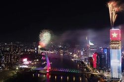 Th&agrave;nh phố Hồ Ch&iacute; Minh bắn ph&aacute;o hoa tại 16 điểm nh&acirc;n dịp kỷ niệm 50 năm th&agrave;nh phố vinh dự mang t&ecirc;n Chủ tịch Hồ Ch&iacute; Minh
