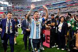 Messi viết tiếp những trang hào hoa