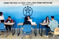 Thường trực Th&agrave;nh ủy H&agrave; Nội chỉ đạo chấn chỉnh th&aacute;i độ phục vụ c&ocirc;ng d&acirc;n