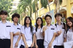 Phụ huynh chủ động tìm hướng đi cho con sau khi TPHCM công bố điểm thi lớp 10