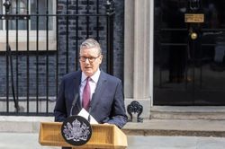 Thủ tướng Keir Starmer từ chức: Chính trường Anh bấp bênh, ai sẽ là ứng cử viên sáng giá?