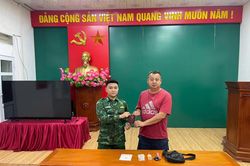 Đồn Biên phòng Bắc Sơn trao trả tài sản cho công dân Trung Quốc