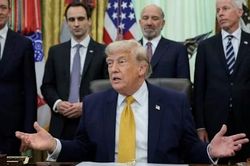 Tổng thống Mỹ Trump chỉ trích ông Starmer sau khi từ chức thủ tướng Anh