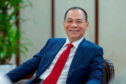 Ông Phạm Nhật Vượng lộ diện tại LPBank, cổ phiếu LPB tăng trần