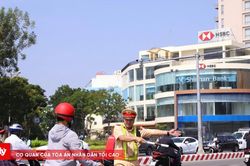 Những cú 'like' phía sau các clip vi phạm giao thông