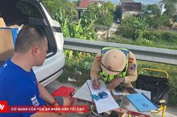 Cảnh sát giao thông cảnh báo nguy cơ ô tô nổ lốp trên cao tốc ngày nắng nóng