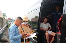 Từ 1/1/2028, xe hợp đồng phải chia sẻ dữ liệu hợp đồng vận tải với Bộ Công an