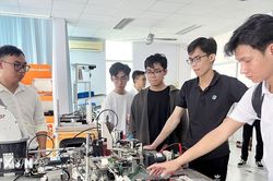 Ba lựa chọn chiến lược cho Việt Nam trong cuộc đua công nghệ