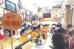 Giá vàng sáng 23/6 đi xuống, giao dịch vẫn sôi động từ sáng sớm