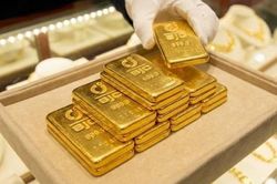 Gi&aacute; v&agrave;ng h&ocirc;m nay (23/6): 'Bốc hơi' 1,6 triệu đồng/lượng