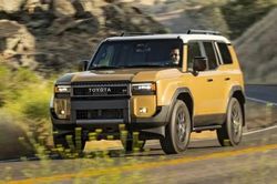 Toyota Land Cruiser hybrid tiêu thụ nhiên liệu mức nào?