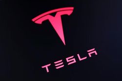 Tesla của Elon Musk bị điều tra sau tai nạn khiến một người tử vong