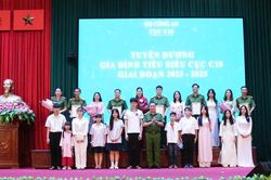 Tuyên dương 155 học sinh là con cán bộ Cục C10 đạt giải học sinh giỏi