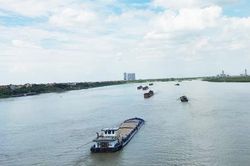 B&atilde;i bỏ một số thủ tục, miễn ph&iacute; phương tiện thủy nội địa