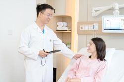 Chăm sóc sức khỏe nữ giới: Hành trình liền mạch từ thăm khám đến hồi phục