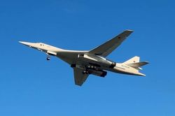Tu-160 của Nga bay 16 giờ liên tục trên biển Barents và biển Na Uy