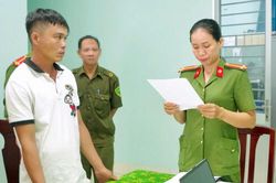 Khởi tố, bắt tạm giam đối tượng dùng lưỡi hái chém người gây thương tích
