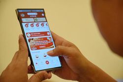 C&ocirc;ng an phường Rạch Gi&aacute; tiếp nhận hồ sơ cấp căn cước từ 5 đến 22 giờ hằng ng&agrave;y