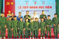 Hơn 100 chiến sĩ nhí tham gia “Học kỳ trong quân đội”