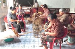 Nghề thủ công truyền thống - cơ hội việc làm cho lao động lớn tuổi