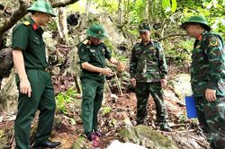 Quân khu 2 kiểm tra công tác tìm kiếm, quy tập hài cốt liệt sĩ tại Tuyên Quang