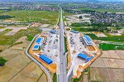 18 trạm dừng nghỉ tr&ecirc;n cao tốc Bắc - Nam sẽ được khai th&aacute;c cuối năm 2026