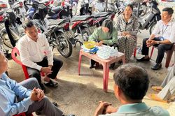 Đi từng ngõ, gõ cửa từng nhà vận động bàn giao mặt bằng cao tốc Dầu Giây - Bảo Lộc